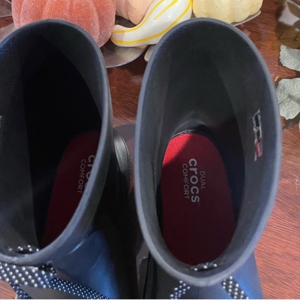 Crocs rain boots size W4 like NEW price firm - Picture 2 of 7